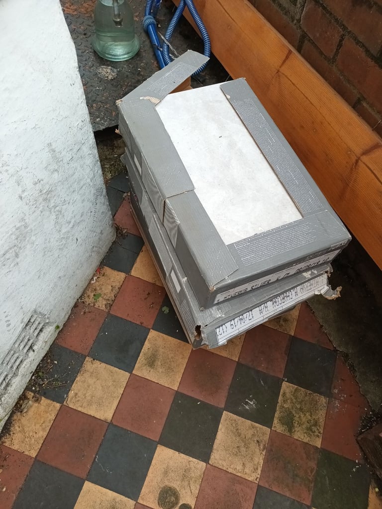 Random items in forecourt Powerscourt Road help yourself