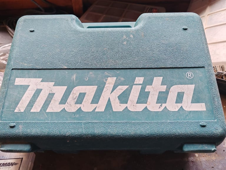 Makita 110v 115 mm grinder 