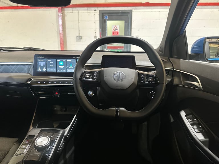 2025 MG MG3 1.5 Hybrid Trophy 5dr Auto HATCHBACK PETROL/ELECTRIC Automatic