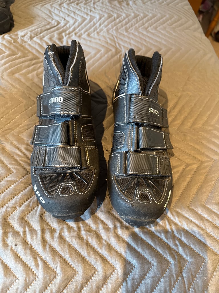 image for Shimano AM50 cycling shoes size 41 (UK 7)