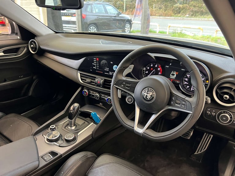 2018 Alfa Romeo Giulia 2.0 TB 280 Veloce 4dr Auto SALOON PETROL Automatic