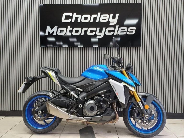 Suzuki GSXS1000   22 plate  only 6615 miles  full service history  delivery p...