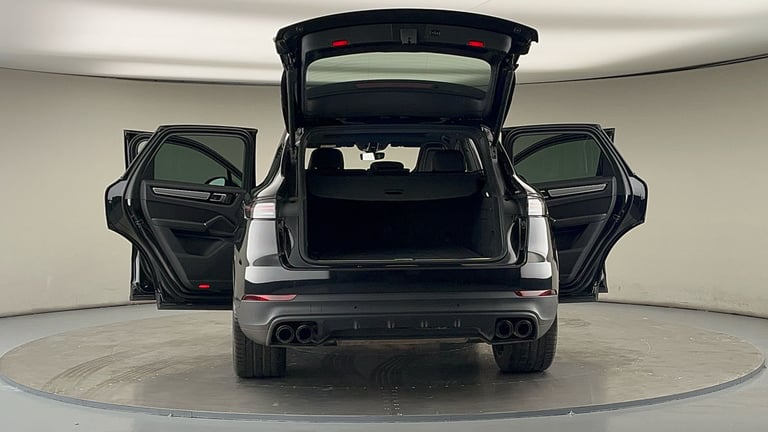 2022 Porsche Cayenne 3.0T V6 Platinum Edition TiptronicS 4WD Euro 6 (s/s) 5dr SUV Petrol Automatic