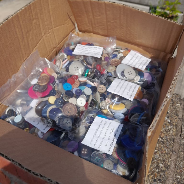 NEW Box Mixed Craft Buttons [2KG] RRP £139.80