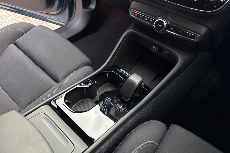 2022 Volvo XC40 Recharge 69kWh Plus SUV 5dr Electric Auto (231 ps) ESTATE Electric Automatic