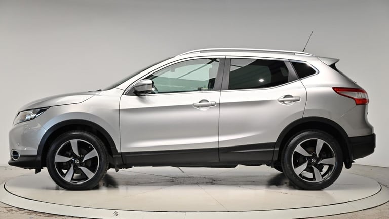 2015 Nissan Qashqai 1.6 dCi n-tec+ XTRON 2WD Euro 6 (s/s) 5dr HATCHBACK Diesel Automatic