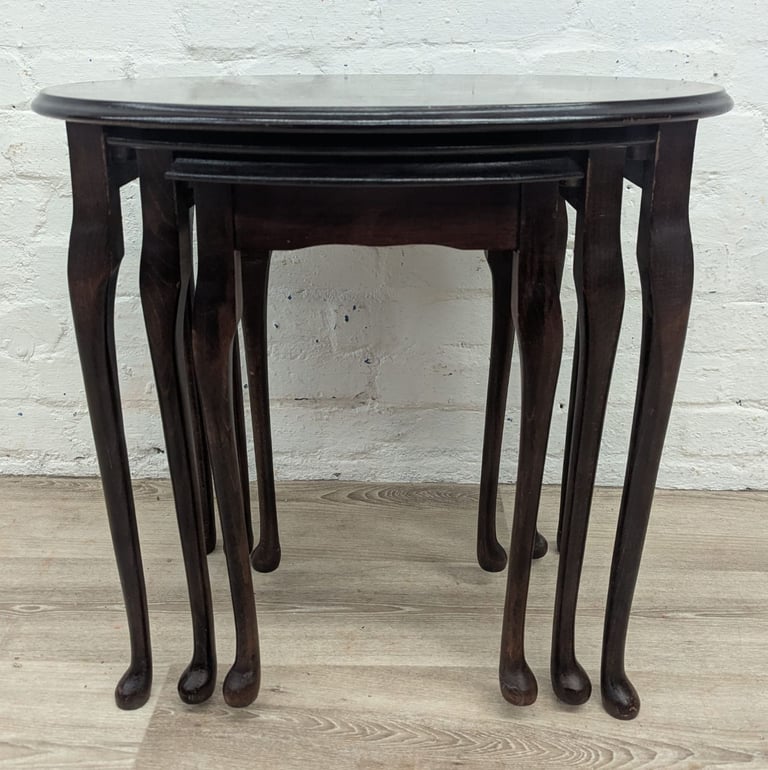 Queen Anne style mahogany nest of 3 tables