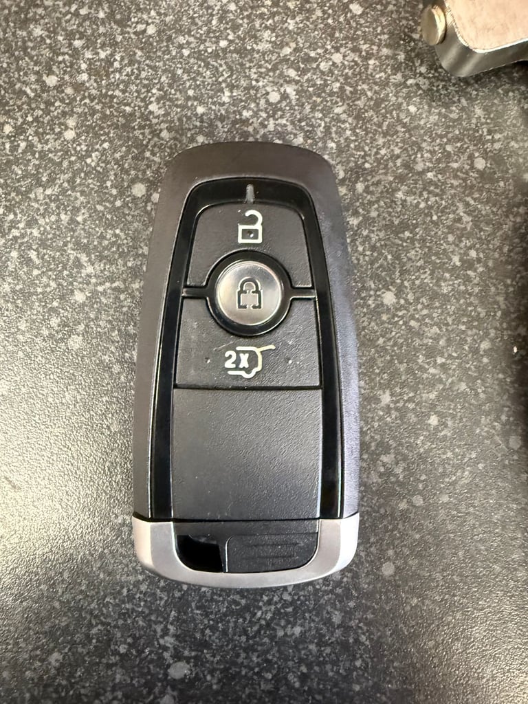 Car key cutting and programming 