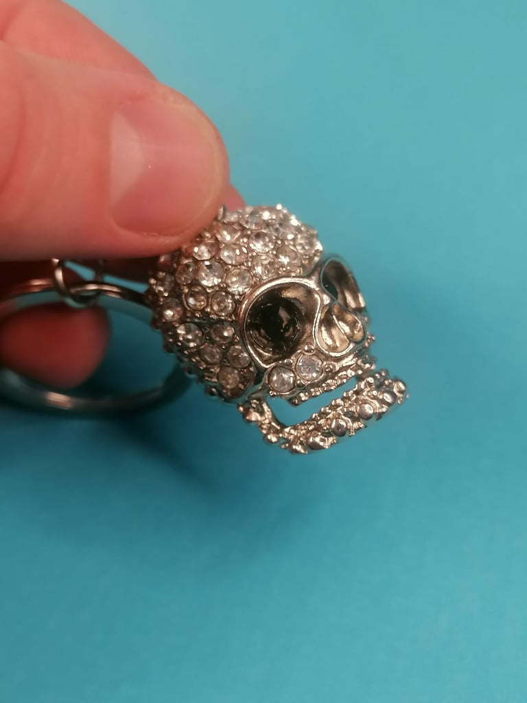Brand new, Skull Keychain with Cubic Zirconia Rhinestones