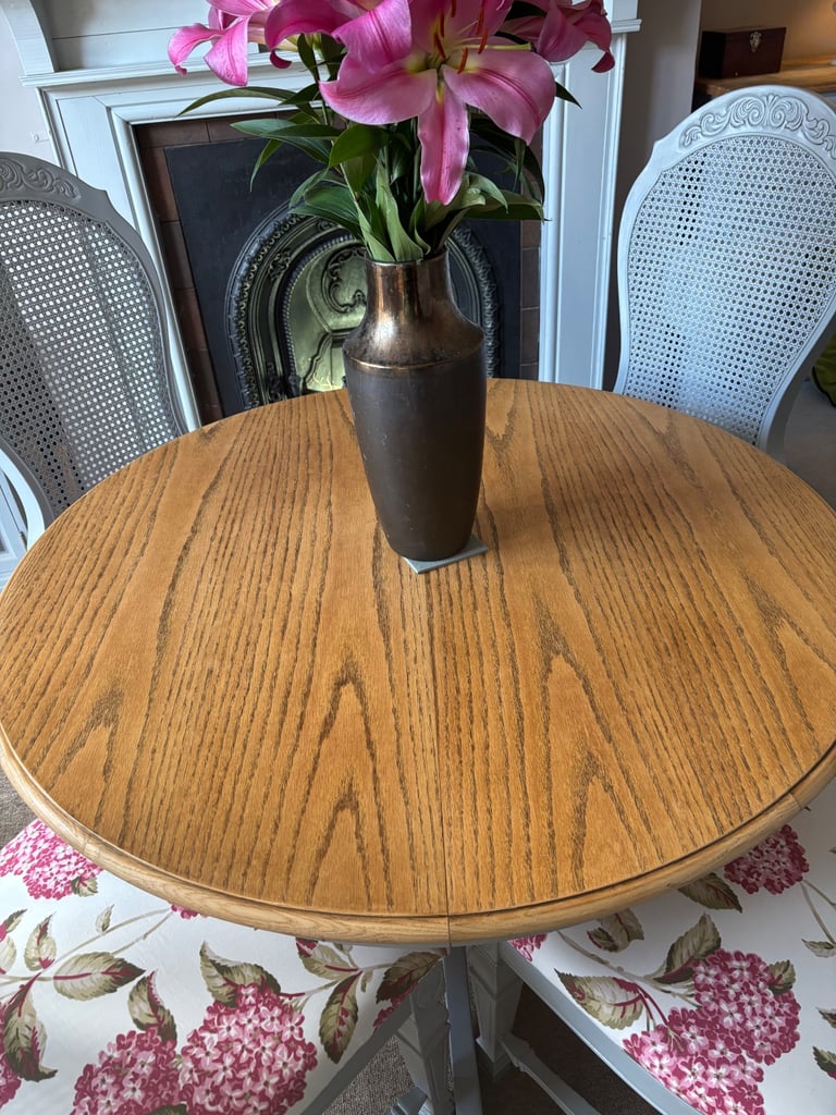 Gorgeous French Style Oak Dining Table & Chairs