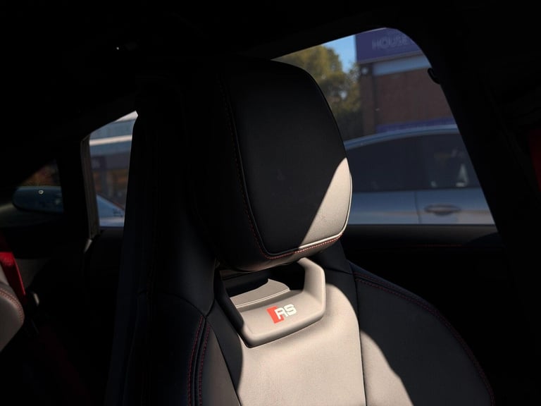 2023 Audi RS e-tron GT 93.4kWh Carbon Vorsprung Saloon 4dr Electric Auto quattro (598 ps) COUPE E...