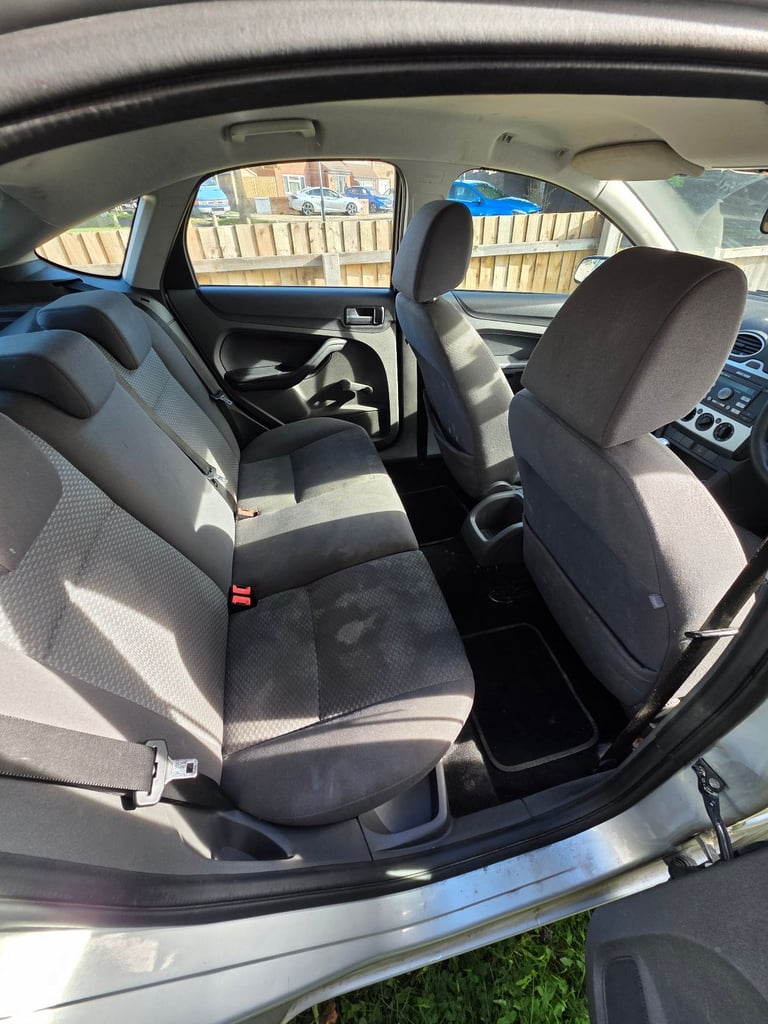 Ford, FOCUS, Hatchback, 2005, Manual, 1596 (cc), 5 doors