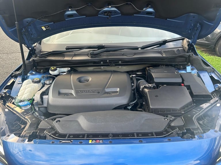 2018 Volvo V40 2.0 T2 R-Design Nav Plus Euro 6 (s/s) 5dr HATCHBACK Petrol Manual