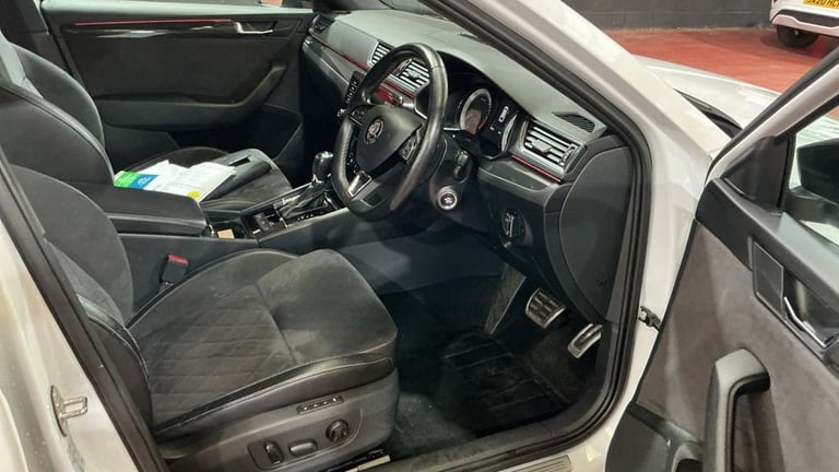 2019 Skoda Superb 2.0 TDI CR Sport Line 5dr DSG [7 Speed] ESTATE DIESEL Automatic