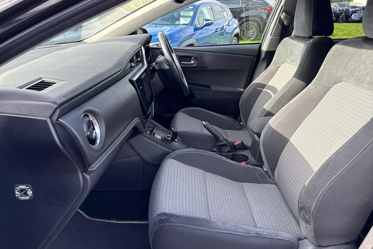2018 Toyota Auris 1.8 Hybrid Design TSS 5dr CVT (Nav) Hatchback Hybrid Automatic