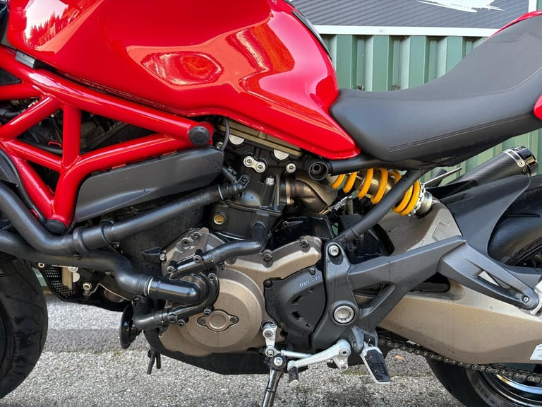 Ducati Monster 821 Red 2014 Termignoni Pipes only 6300 Miles 