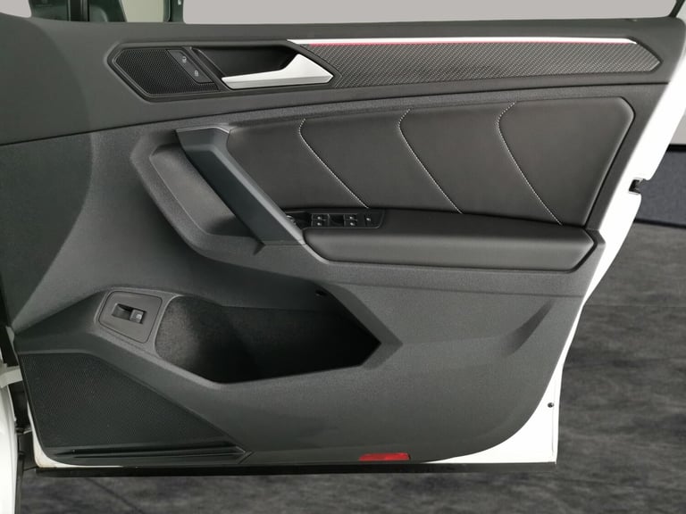 2023 Volkswagen Tiguan 1.4 TSI eHybrid R-Line 5dr DSG ESTATE PETROL/ELECTRIC Automatic