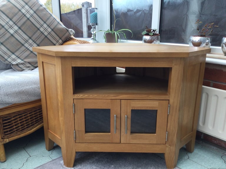 Oak Corner TV Unit