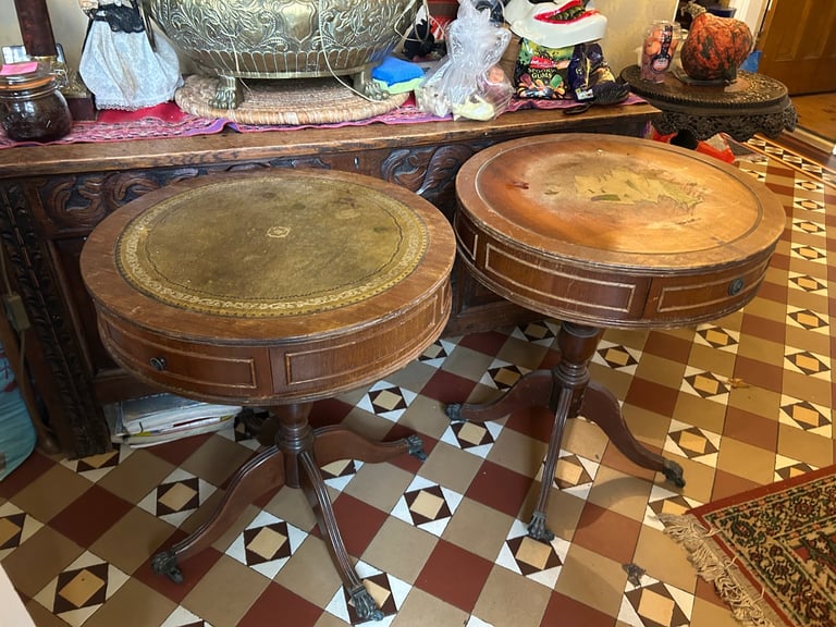Circular table with drawers