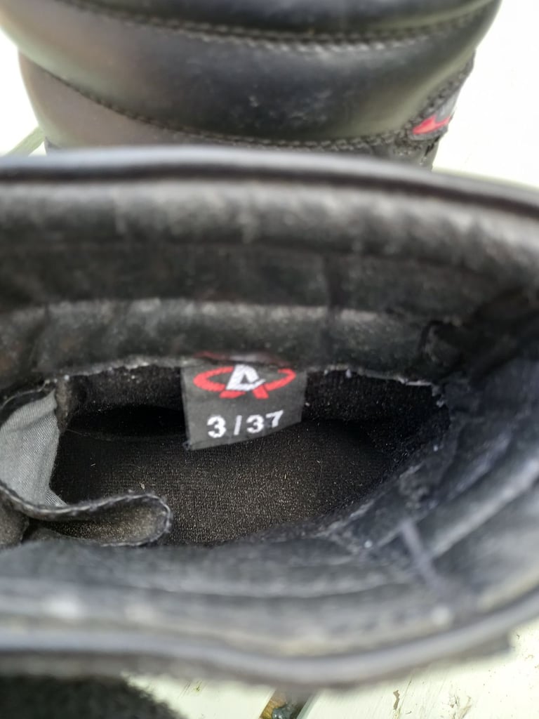Akito ladies motorcycle boots size 3