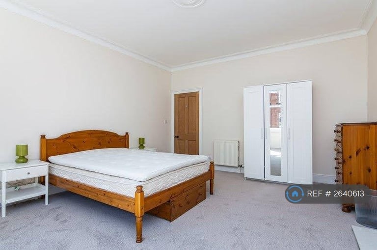 2 bedroom flat in Willowbrae, Edinburgh, EH8 (2 bed) (#2640613)