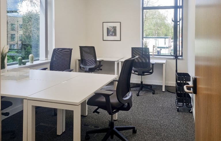 Harpenden - AL5 4US, Private office space for 1 person in Regus Harpenden, Waterside