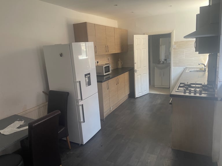 Large Double Room to rent 