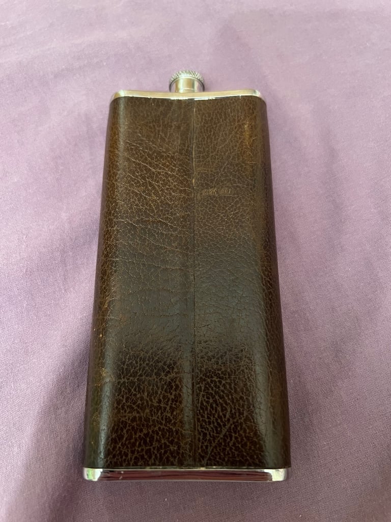 image for Vintage 5oz Leather Hip Flask – Classic Old Metal & Leather Pocket Flask – Used
