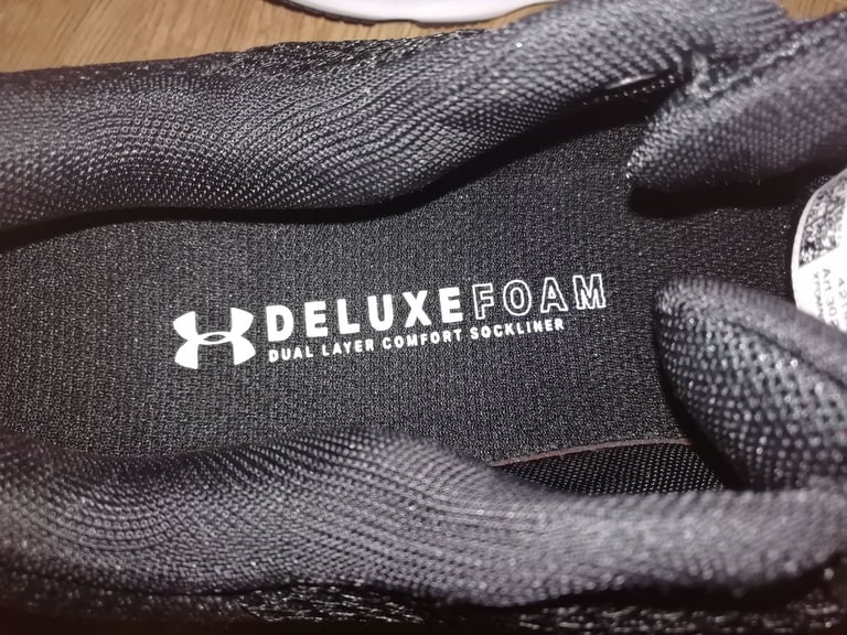 Under Armour trainers - size 8