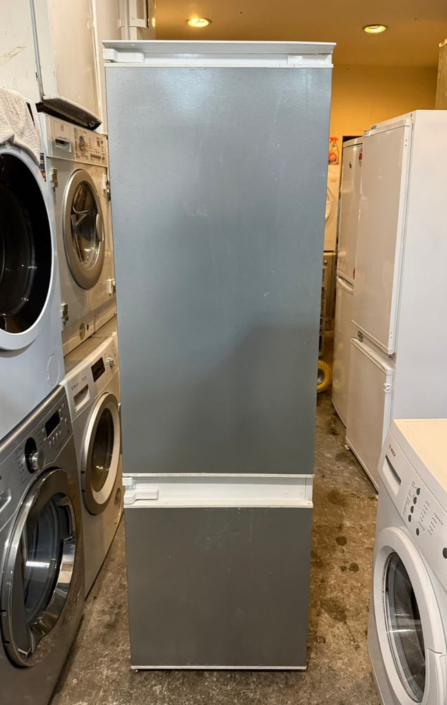 image for Siemens Integratedd Fridge Freezerr With Free Delivery N Warranty 