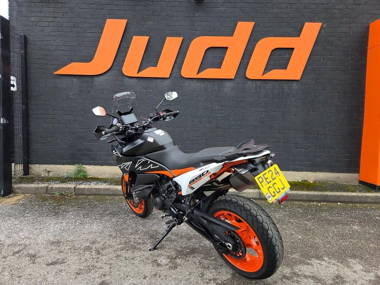 2023 KTM 890 SMT