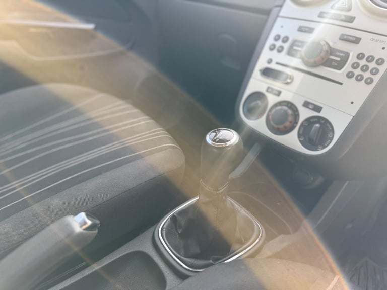 Vauxhall Corsa 1.2i 16v Club 5dr Petrol Manual - Image 16