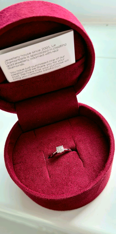 Real NATURAL MINED DIAMOND ENGAGEMENT ring 9ct white gold