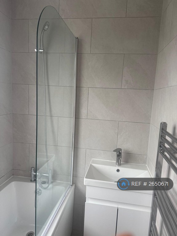 3 bedroom house in The Fairway, Northolt, UB5 (3 bed) (#2650671)