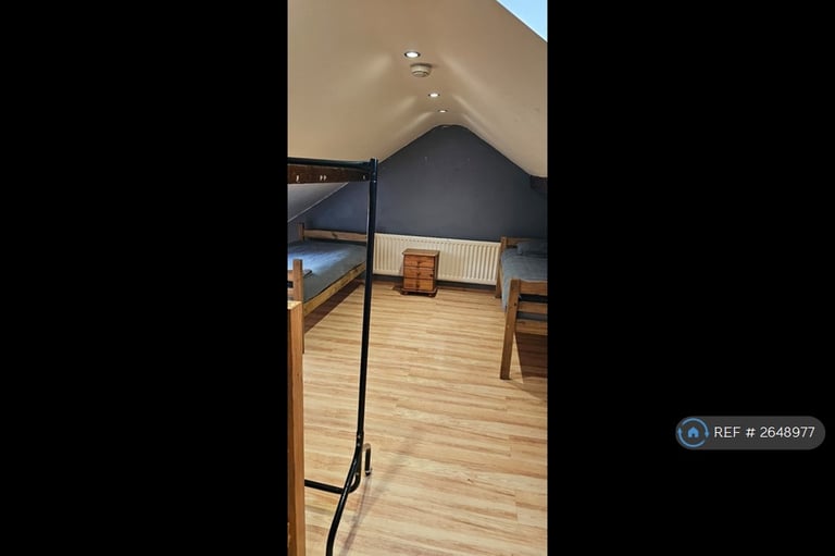 5 bedroom house in Bentley New Drive, Walsall, WS2 (5 bed) (#2648977)