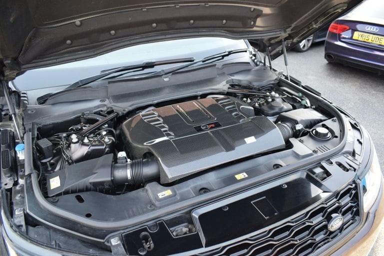 2021 62 LAND ROVER RANGE ROVER SPORT 5.0 P575 V8 SVR CARBON EDITION SUV 5DR PETR