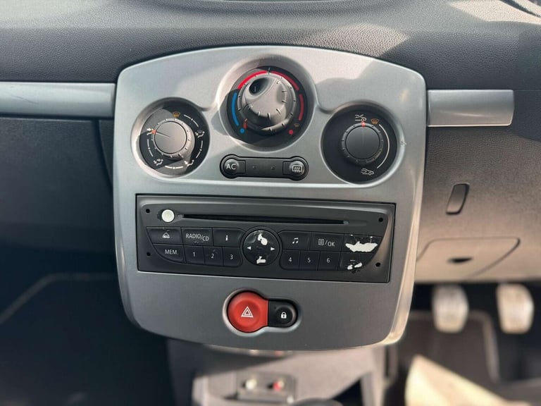 2009 Renault Clio 1.6 VVT 128 GT 3dr HATCHBACK PETROL Manual