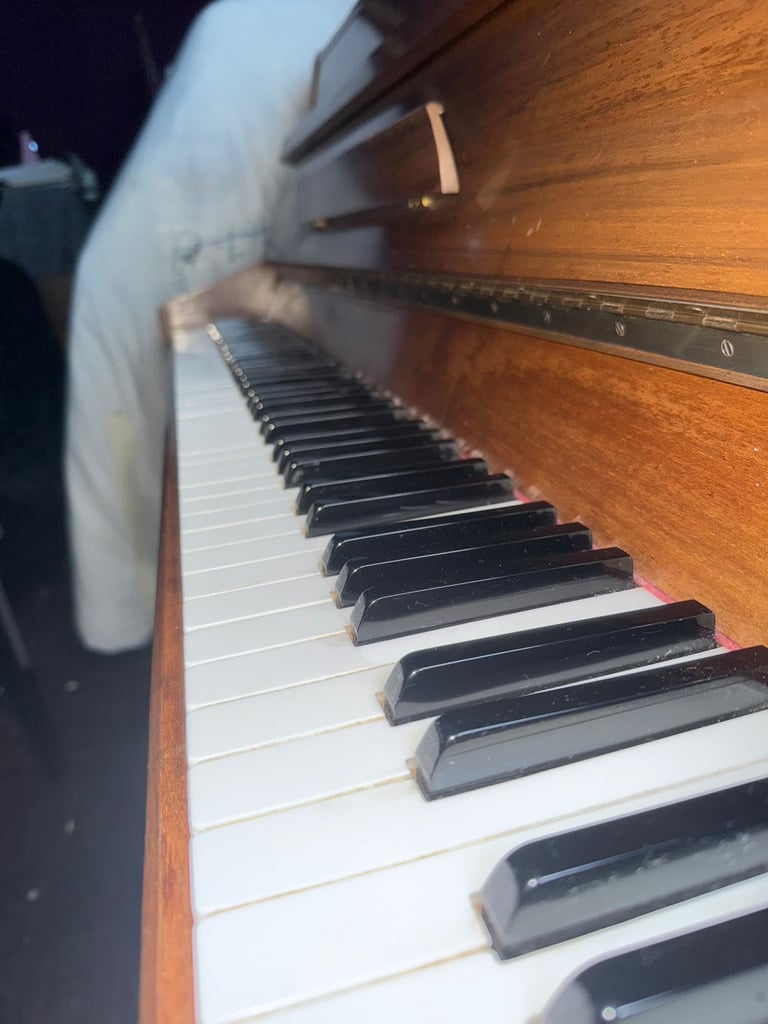 Barratt Robinson Free Delivery Stool 