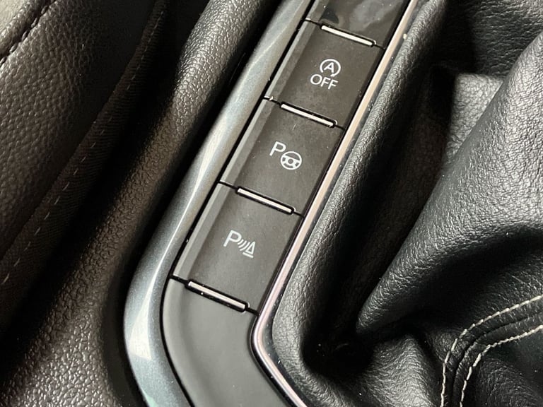 2017 Volkswagen Tiguan 2.0 TDi 150 4Motion R-Line 5dr SUV DIESEL Manual