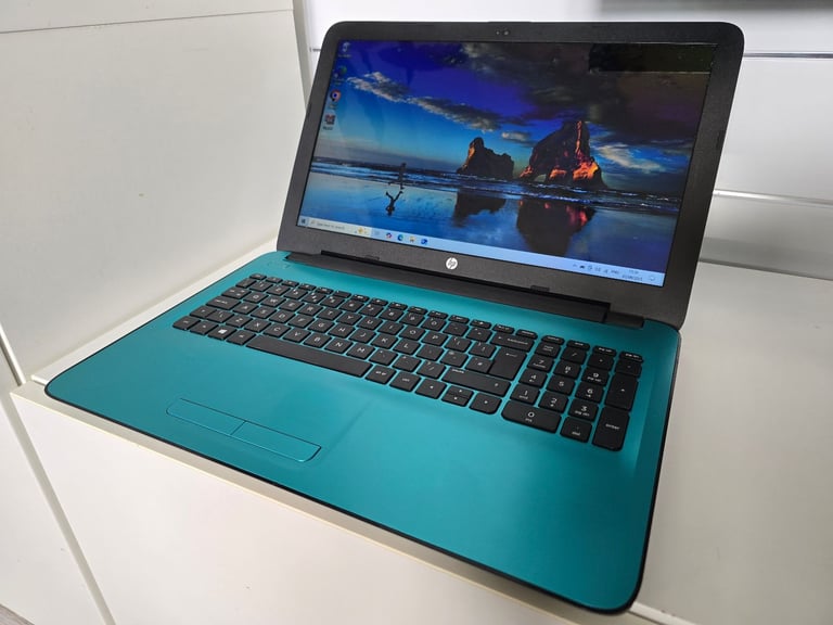 HP Pavilion 15-ba077 15inch laptop 8GB Ram, 240GB SSD 