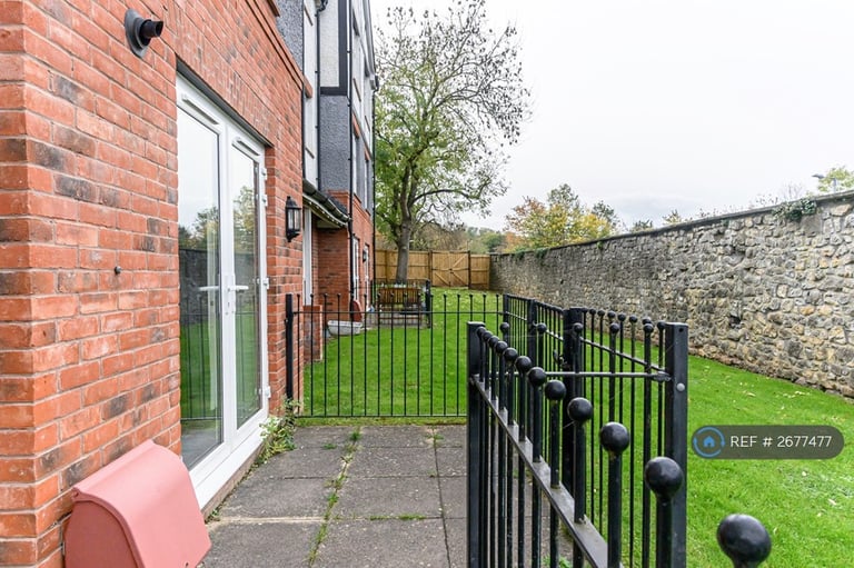 2 bedroom flat in Thornfield House, Bristol, BS10 (2 bed) (#2677477)