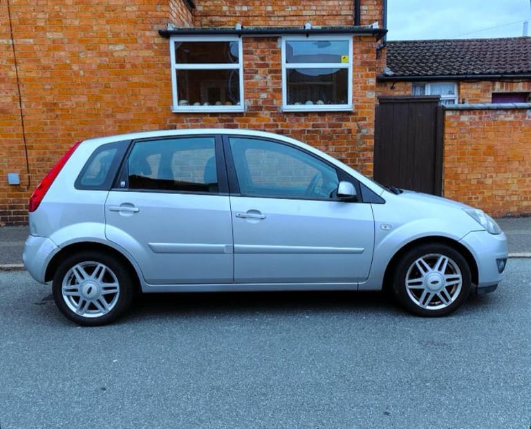 Fiesta AUTOMATIC 12Month Mot leather seats 