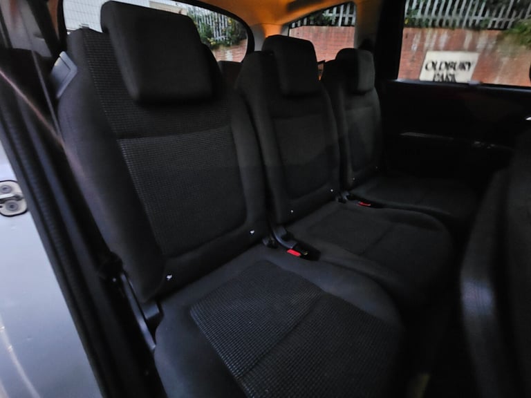 2013 Peugeot 5008 1.6 HDi 115 Active 5dr MPV Diesel Manual