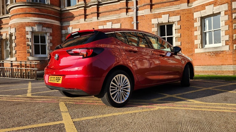Vauxhall Astra Elite Nav, 1.2 Petrol Manual | 12 Months MOT