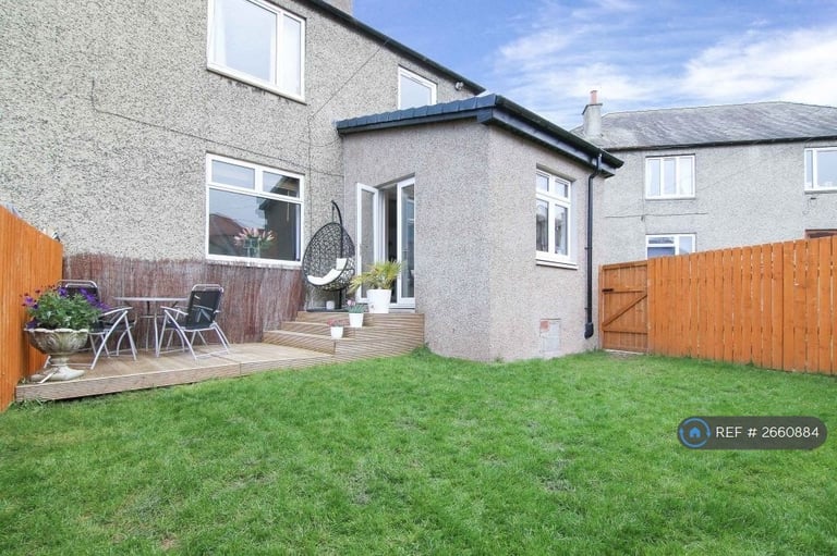3 bedroom flat in Colinton Mains Terrace, Edinburgh, EH13 (3 bed) (#2660884)