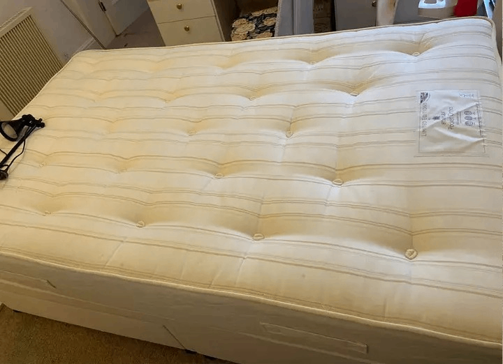 image for Lovely double bed bed with draws and clean good quality thick mattress+good condition+DELIVERY 