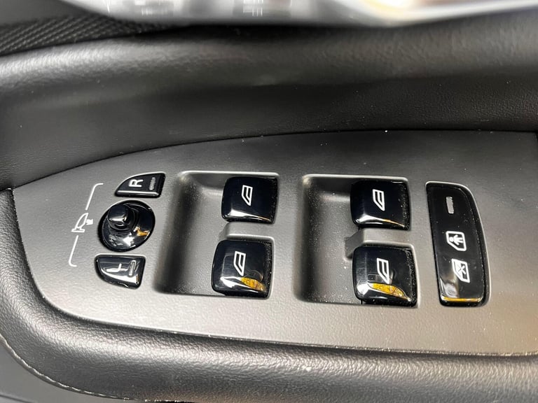 2023 Volvo XC90 2.0h T8 Recharge 18.8kWh Plus Auto 4WD Euro 6 (s/s) 5dr ESTATE Petrol/Electric Hy...
