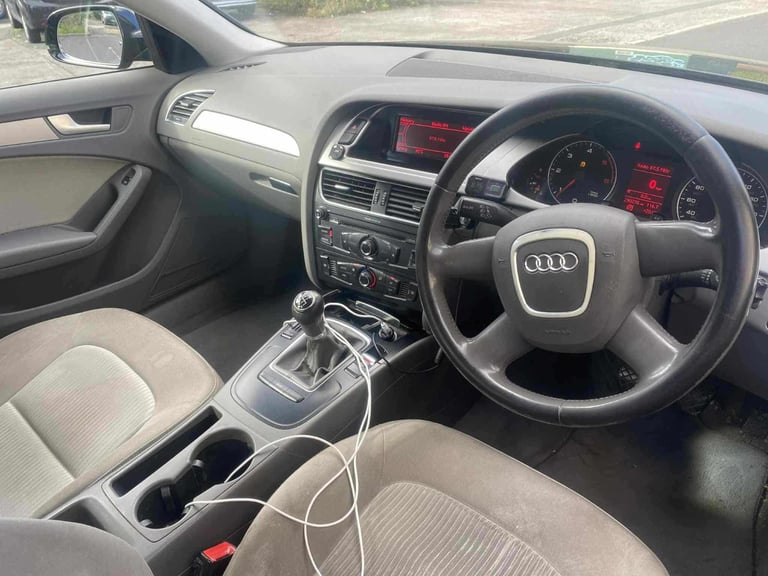 Audi, A4, Saloon, 2011, Manual, 1968 (cc), 4 doors