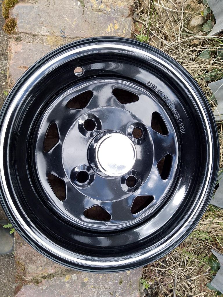 CLASSIC MINI 4.5 x 10 INCH ALLOY WHEELS NEW OLD STOCK GOOD FOR SPAREs