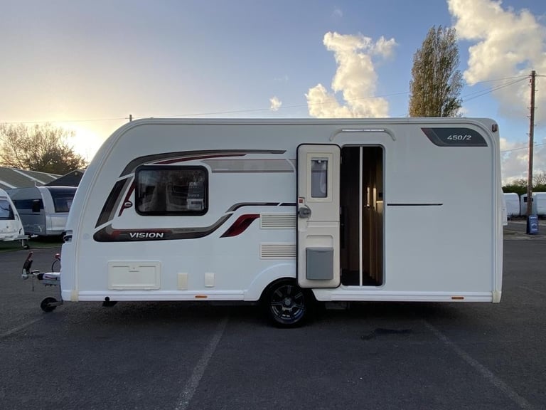 2015 COACHMAN VISION 450/2 DESIGN EDITION LUXURY CARAVAN